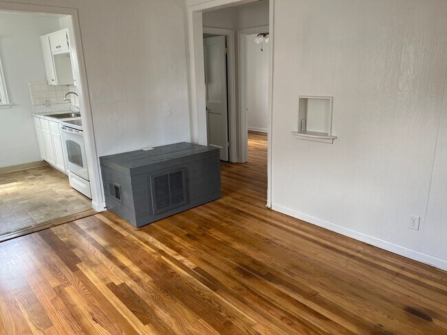 Foto del edificio - 1115 E 7th St