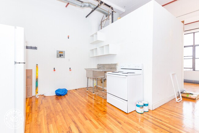 Foto del edificio - 210 Cook St