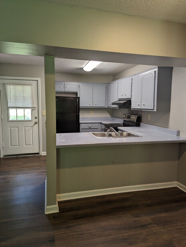 Foto del edificio - 138 McNeece St