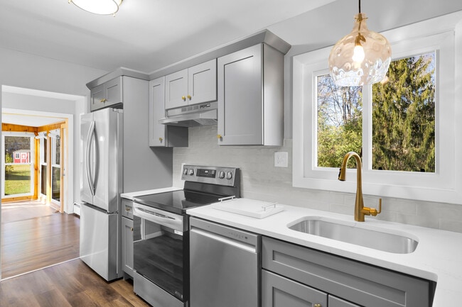 Building Photo - 26 Seminole Cir