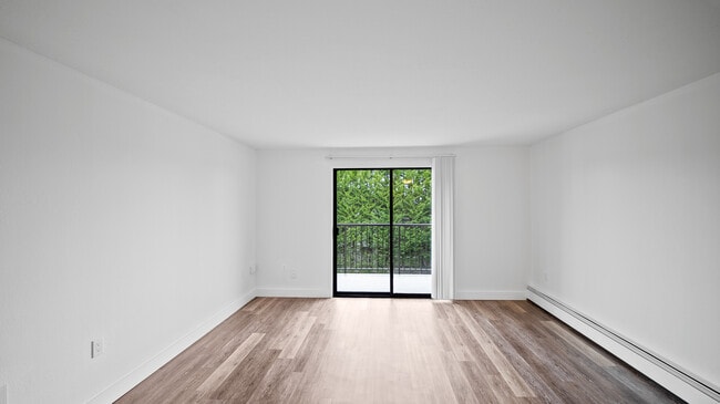 Building Photo - Ellery Manor Apartments
