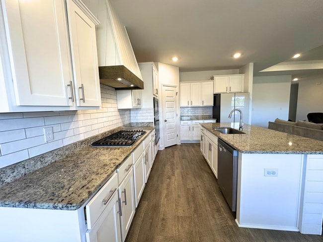 Building Photo - 30858 Semper Dr