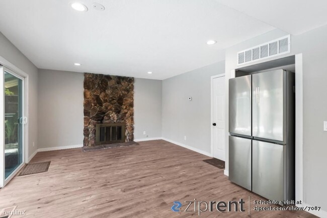 Building Photo - 4 br, 2.5 bath House - 399 Avenida Manzano...