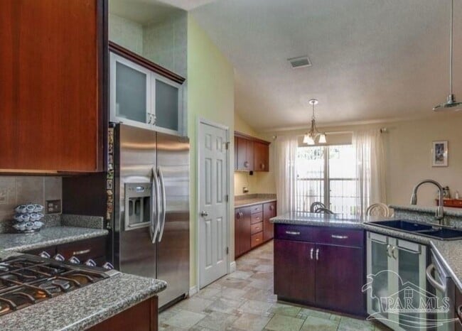 Building Photo - 1100 Balsa Ct