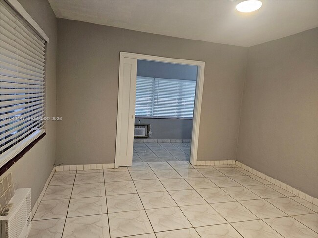 Foto del edificio - 1947 Funston St