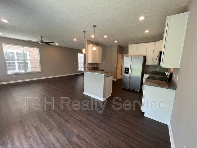 Foto del edificio - 4215 Brownstone Pl