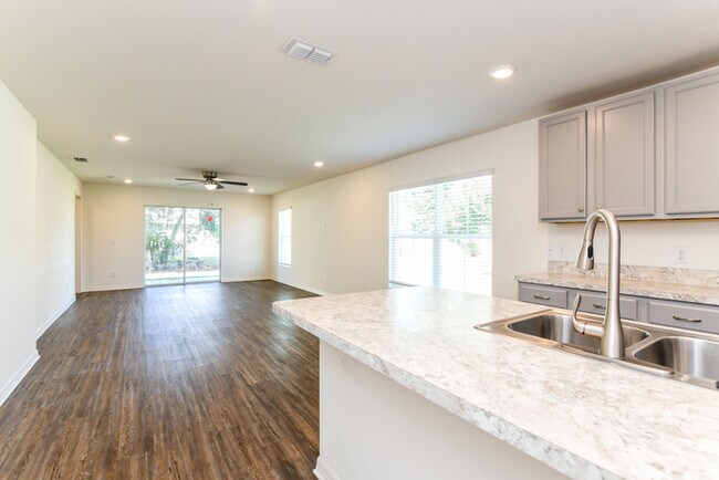 Foto del edificio - 449 Hunt Blvd