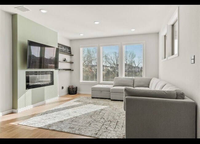 Foto del edificio - 3907 Turpin Dr