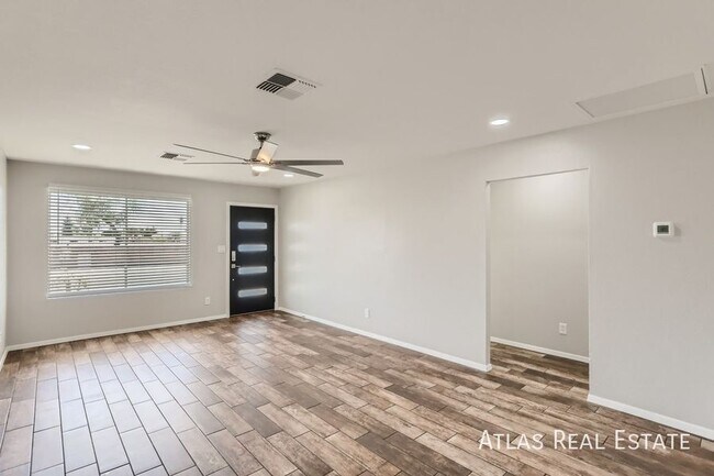 Foto del edificio - 10817 N 46th Ave