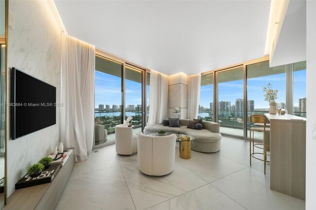 Foto del edificio - 18975 Collins Ave