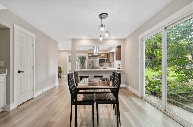 Foto del edificio - 3209 Cutler Pl