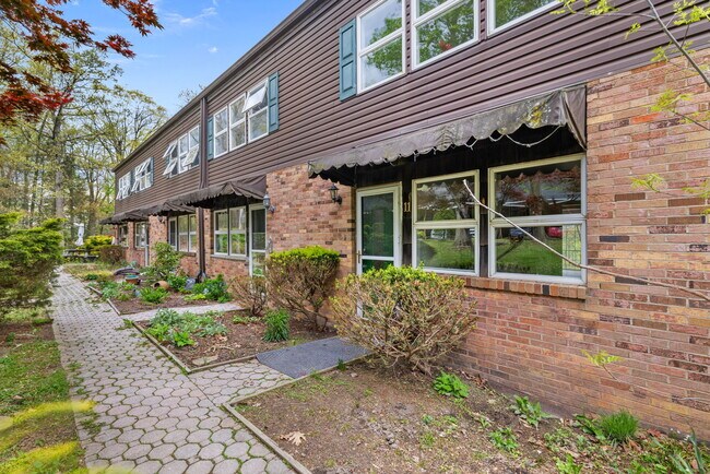 Foto del edificio - 216 Oakview Dr