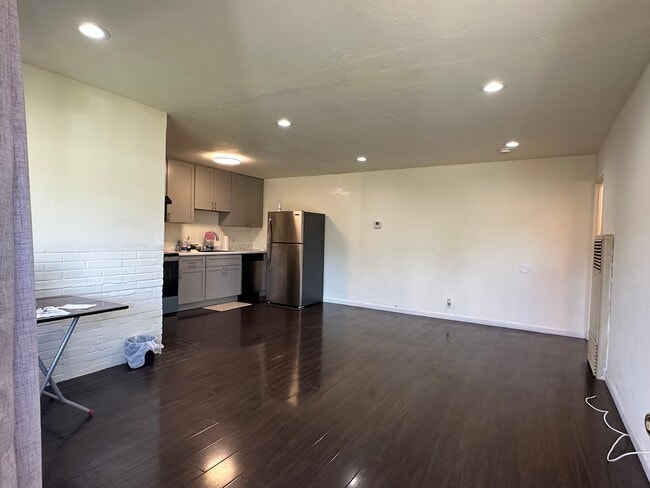 Foto del edificio - 407 Lloyd Ave