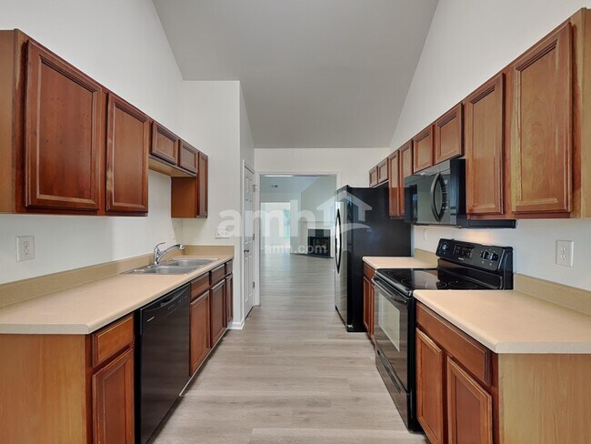 Building Photo - 8730 Royal Bluff Dr