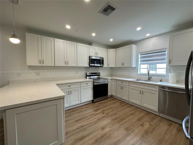 Foto del edificio - 6080 SW 16th St