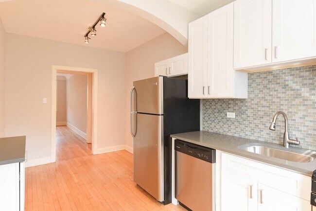 Foto del edificio - 2328 N Rockwell St