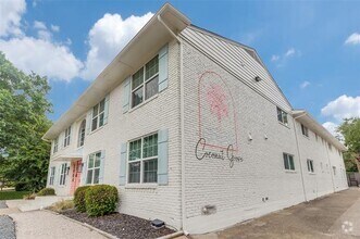 Building Photo - 5444 Gaston Ave