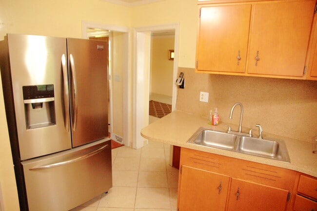 Cocina - 754 E Washington Ave