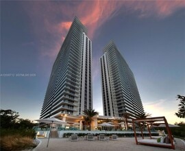 Building Photo - 16385 Biscayne Blvd