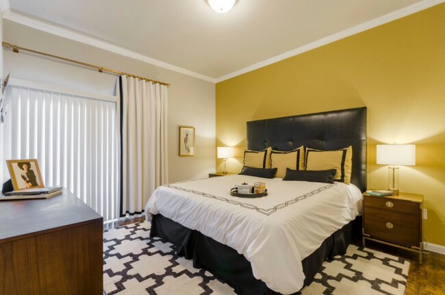 Foto del edificio - 27040 E University Dr