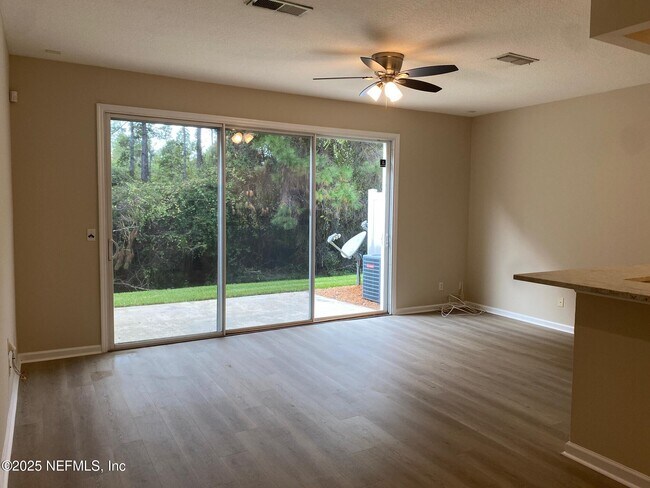 Foto del edificio - 5697 Parkstone Crossing Dr