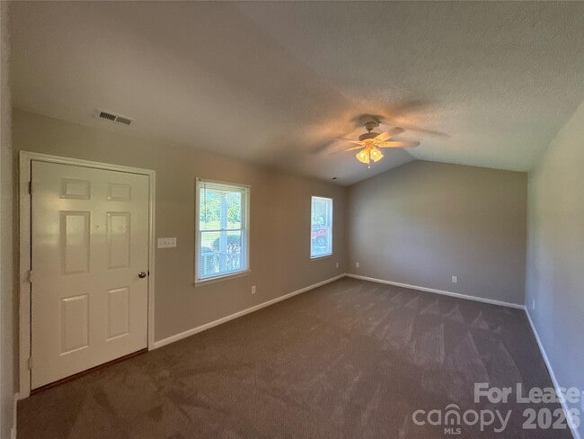 Building Photo - 3211 Karen Ln