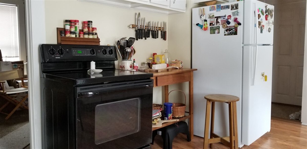 Foto principal - 129 Cobleigh St
