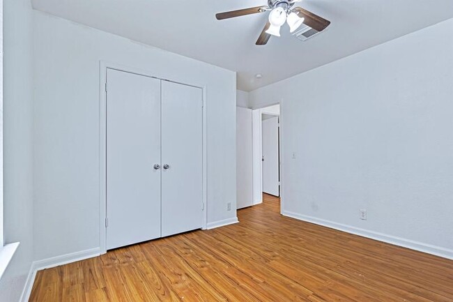 Building Photo - 6112 Broad Brook Dr
