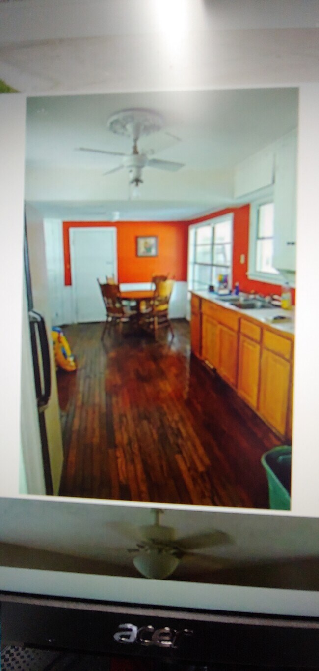 Kitchen - 3519 Cedar Lake Dr