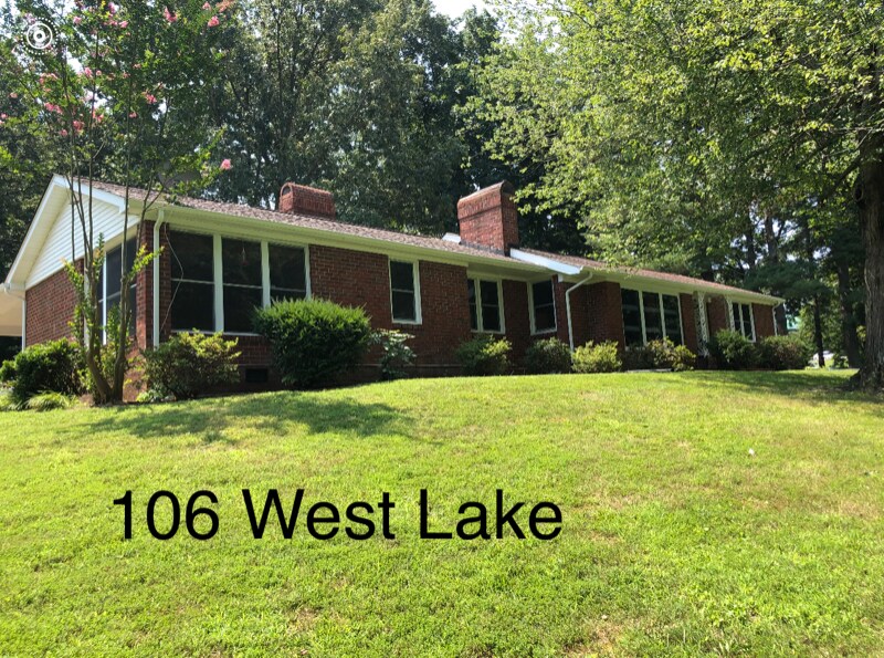 Primary Photo - 106 W Lake Dr