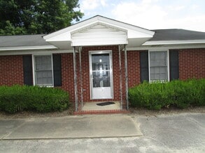 Building Photo - 211 W Hampton Ave
