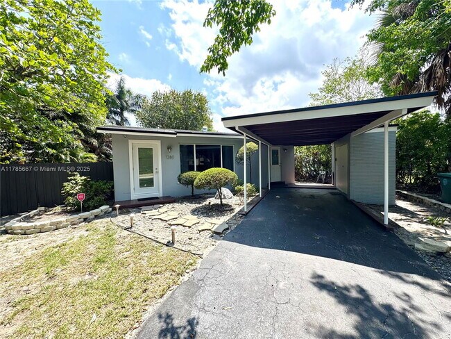 Foto del edificio - 1280 NE 38th St