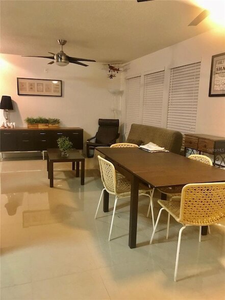 Foto del edificio - 11514 Westwood Blvd