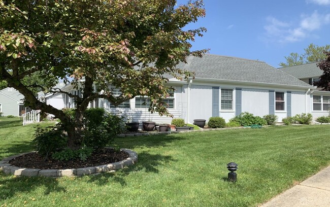 Building Photo - 301B Sharon Way