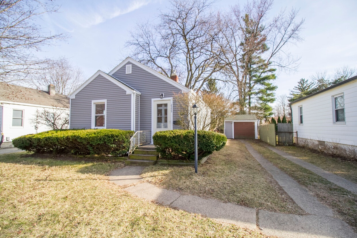 Foto principal - 2355 Ward St