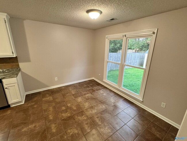 Building Photo - 235 Shadowbrook Ln NE