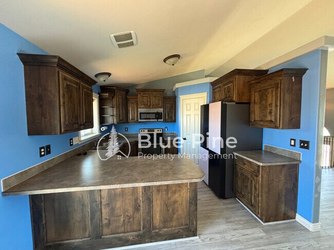 Building Photo - 4333 High Desert Dr