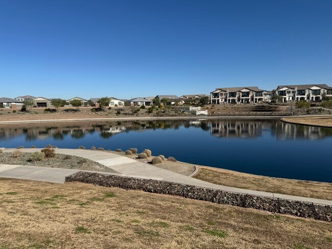 Foto del edificio - 9431 E Static Ave