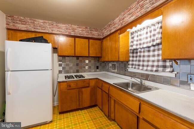 Building Photo - 8124 Langdon St