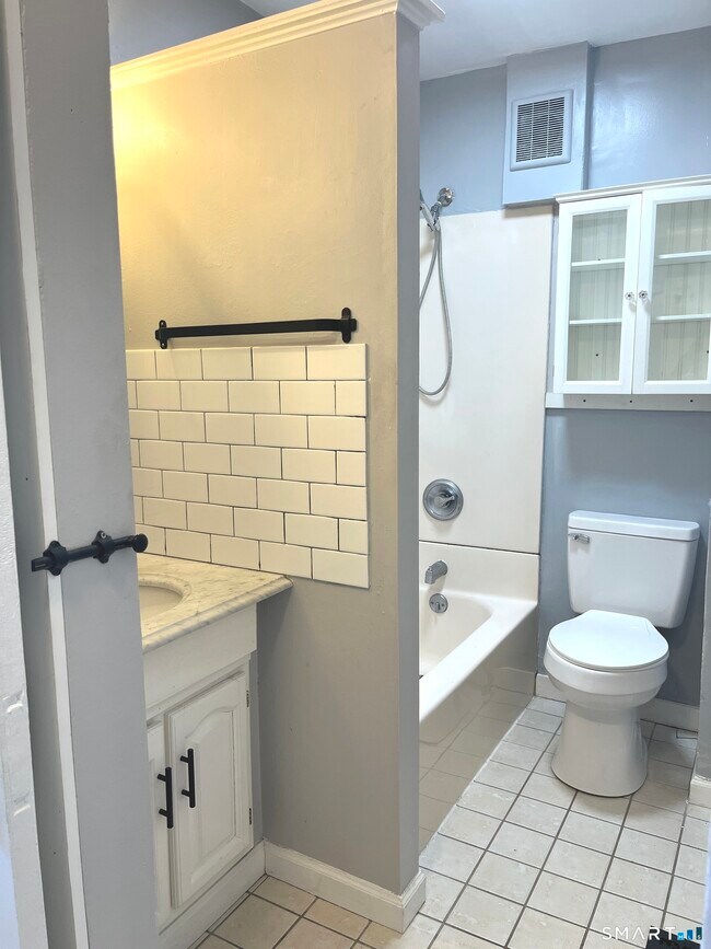 Foto del edificio - 78 Svea Ave