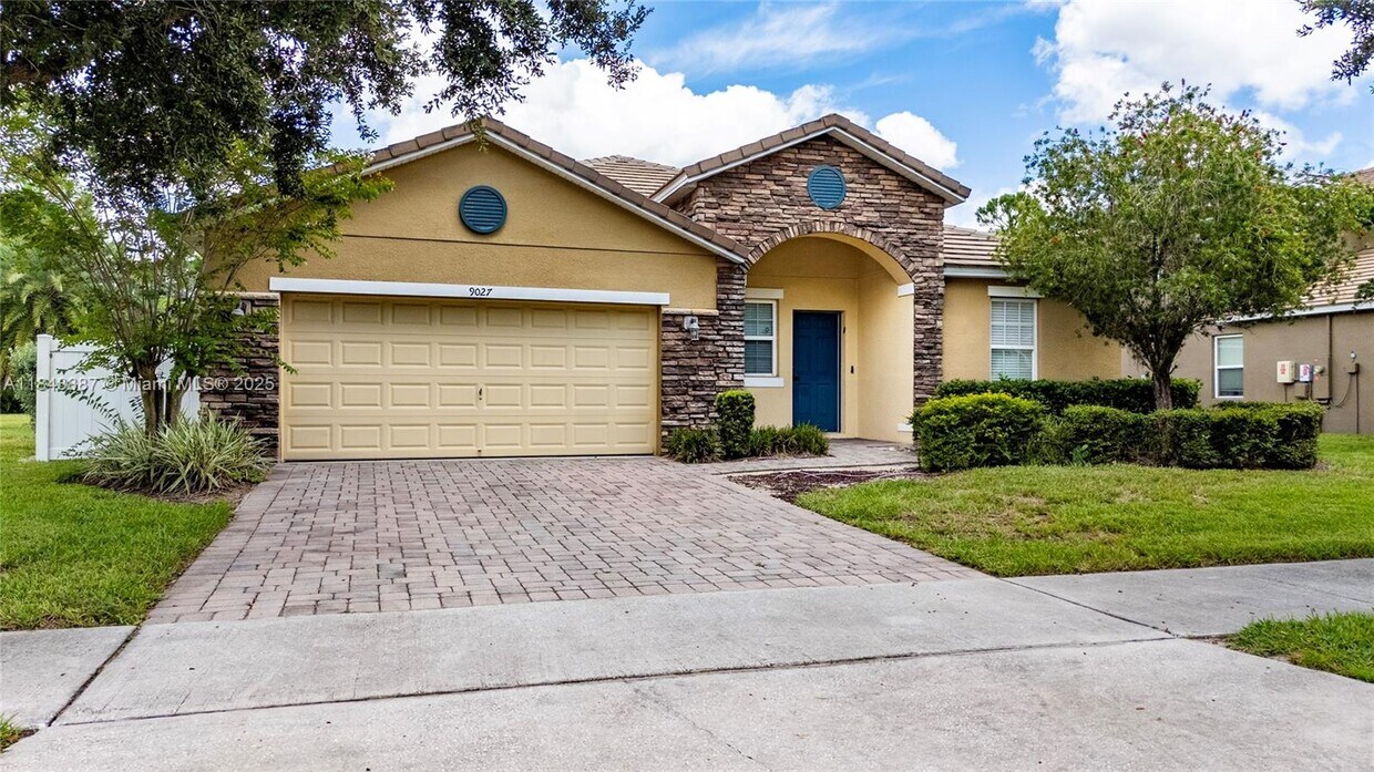 Foto principal - 1106 W Oak St