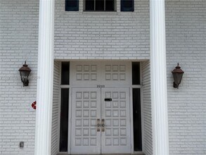 Building Photo - 2200 NE 66th St