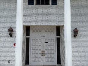 Building Photo - 2200 NE 66th St