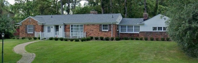 Building Photo - 24975 Franklin Park Dr