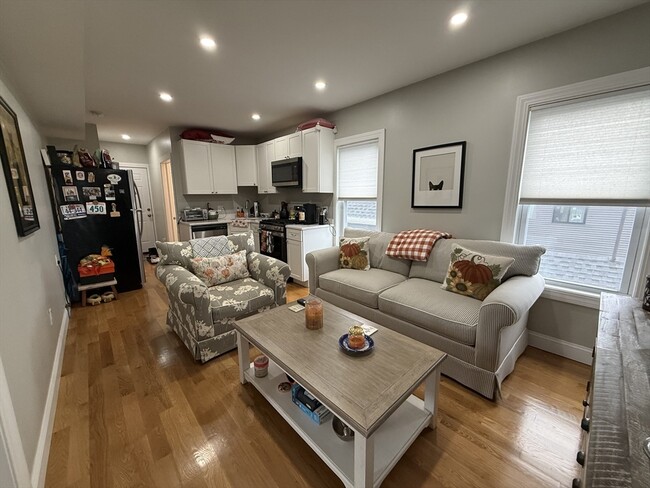 Foto del edificio - 1021 Winthrop Ave