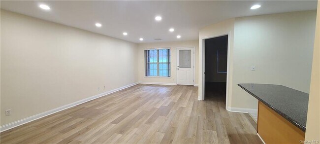 Building Photo - 555 Gregory Ct