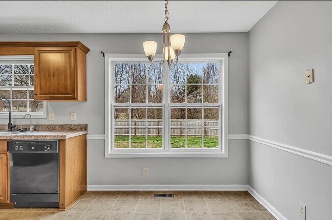 Foto del edificio - 3423 Queensbury Rd