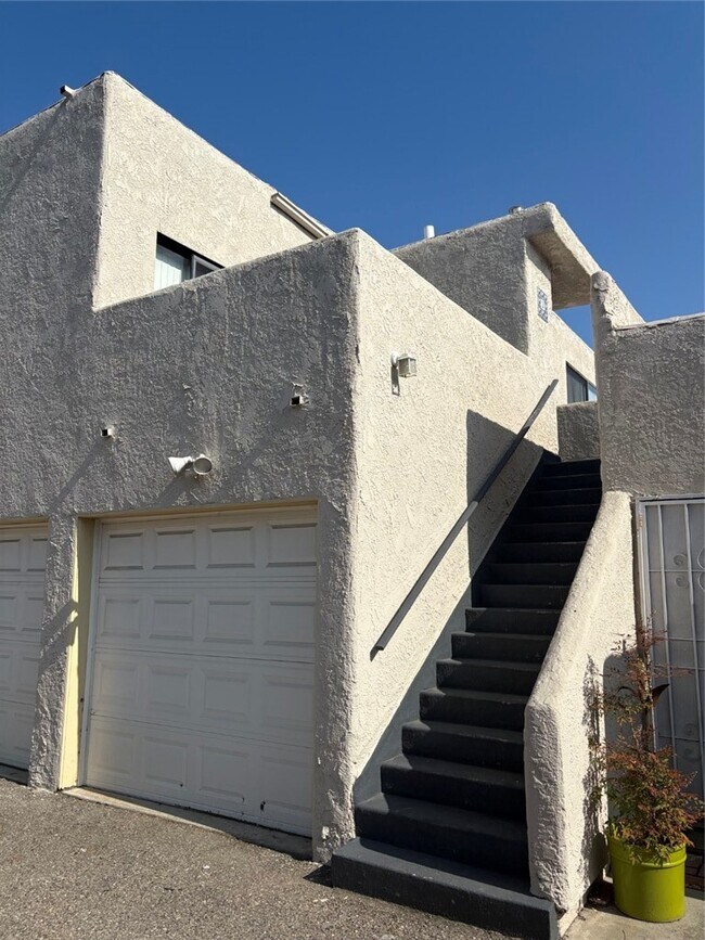 Foto del edificio - 2323 Whitesands Dr