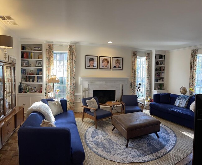 Building Photo - 7611 Del Monte Dr