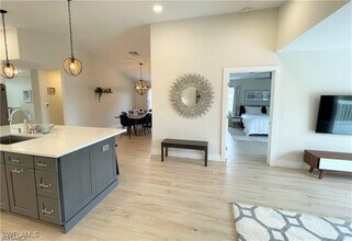 Building Photo - 803 104th Ave N